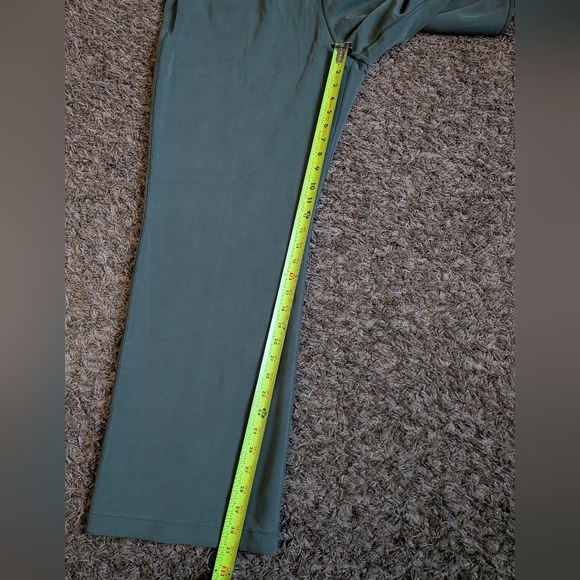 Lululemon Softstreme High-Rise Soft Green 31" Athletic Pants Sz 14 - Picture 6 of 10